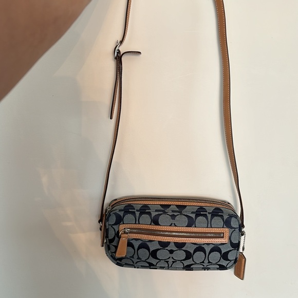 Coach honey wedge size 8 and matching cross-body purse combo - Picture 10 of 12